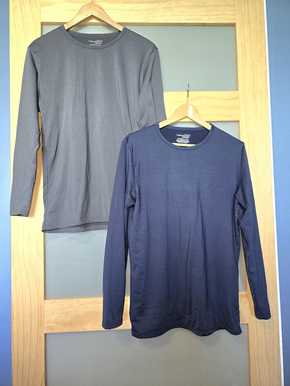 Lot Of 2 Men's Long Sleeve Crew Neck Shirt - Charcoal Gray & Navy